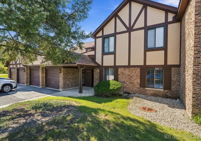 Condo for sale at 1654 Dover Ct #A, Wheaton, IL 60189 | MLS# 12779577
