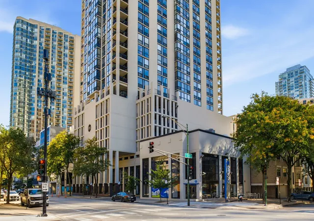 Listing Photo 1 - Condo for sale in building located at 1122 N Clark St, Chicago, IL 60610 - Unit #3202