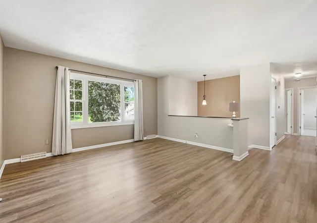 Photo 3 of Single family home for sale at 902 25th Avenue, East Moline, IL 61244 | MLS# 12779625 | Listing updated on 2026-10-07