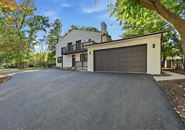 Photo 2 of Single family home for sale at 542 E Prospect Ave, Lake Bluff, IL 60044 | MLS# 12779642 | Listing updated on 2026-10-09