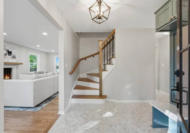 Photo 3 of Single family home for sale at 542 E Prospect Ave, Lake Bluff, IL 60044 | MLS# 12779642 | Listing updated on 2026-10-09