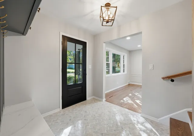 Photo 3 of Single family home for sale at 542 E Prospect Ave, Lake Bluff, IL 60044 | MLS# 12779642 | Listing updated on 2026-10-09