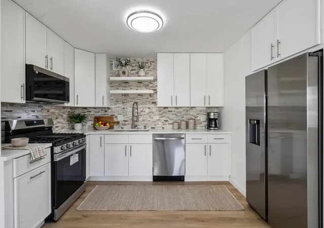 Photo 2 of Condo for sale at 247 E Chestnut St #1601, Chicago, IL 60611 | MLS# 12779648 | Listing updated on 2026-10-10