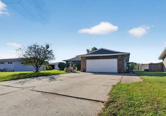 Photo 4 of Single family home for sale at 155 W Fox St, Coal City, IL 60416 | MLS# 12779650 | Listing updated on 2026-10-07