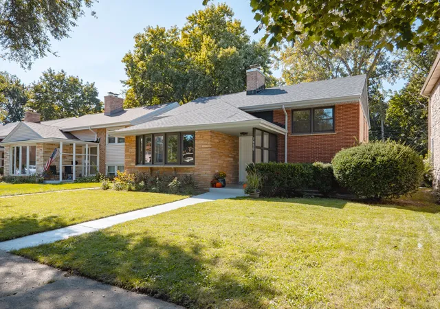 Photo 2 of Single family home for sale at 7930 N Kenneth Ave, Skokie, IL 60076 | MLS# 12779662 | Listing updated on 2026-10-09