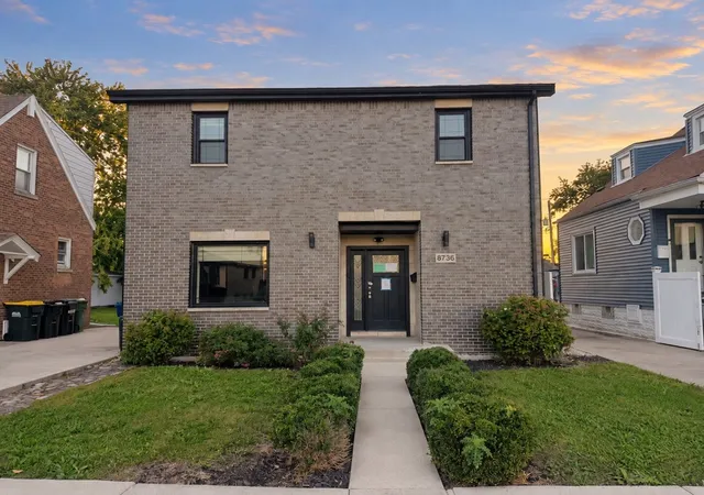 Single family home for sale at 8736 S Richmond Ave, Evergreen Park, IL 60805 | MLS# 12779693