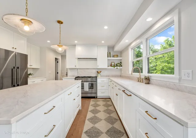 Photo 4 of Single family home for sale at 28w600 Indian Knoll Rd, West Chicago, IL 60185 | MLS# 12779705 | Listing updated on 2026-10-09