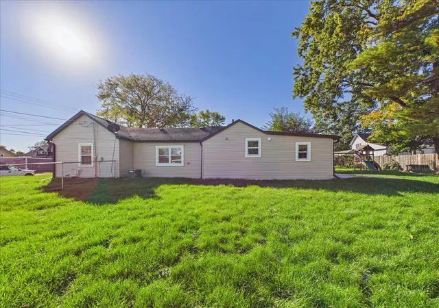 Photo 3 of Single family home for sale at 1027 Garfield Ave, Belvidere, IL 61008 | MLS# 12779716 | Listing updated on 2026-10-07