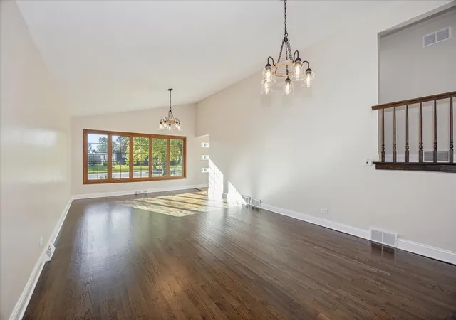 Photo 3 of Single family home for sale at 5504 Oak Ctr Dr, Oak Lawn, IL 60453 | MLS# 12779717 | Listing updated on 2026-10-09