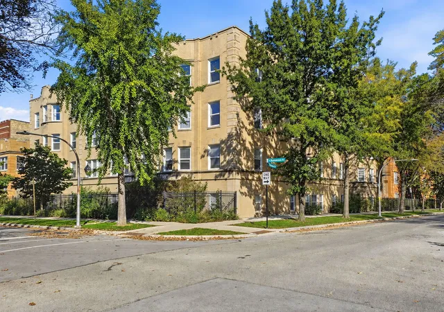 Photo 2 of Condo for sale at 6305 N Claremont Ave #1, Chicago, IL 60659 | MLS# 12779718 | Listing updated on 2026-10-08