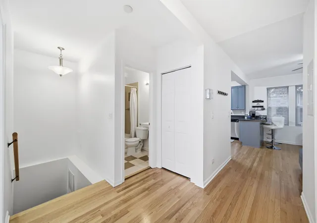 Listing Photo 5 - Condo for sale in building located at 6305 N Claremont Ave, Chicago, IL 60659 - Unit #1