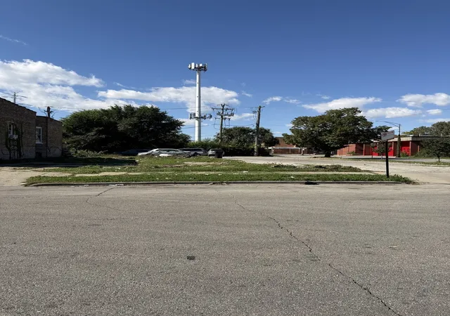 Photo 1 of Land for sale at 6700 S Eberhart Ave, Chicago, IL 60637 | MLS# 12779720 | Listing updated on 2026-10-07