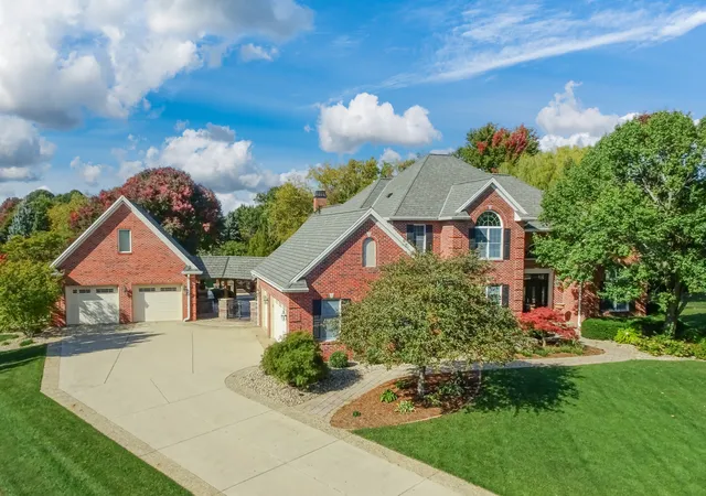 Photo 2 of Single family home for sale at 2 Windsong Way, Bloomington, IL 61704 | MLS# 12779723 | Listing updated on 2026-10-23