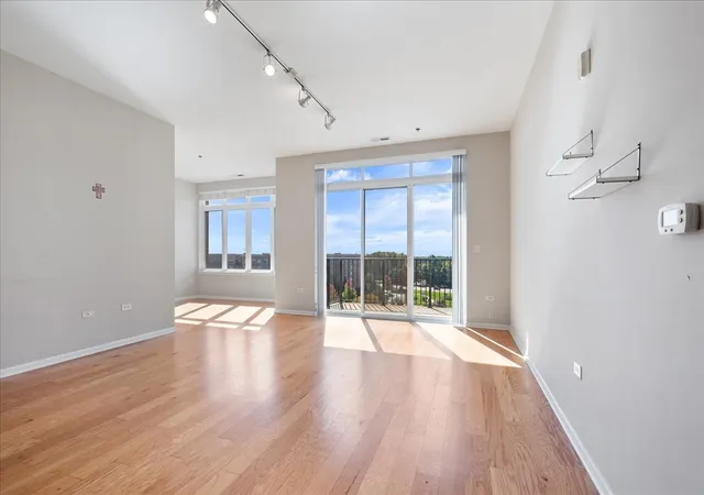 Photo 4 of Condo for sale at 1199 E Port Clinton Rd #710, Vernon Hills, IL 60061 | MLS# 12779728 | Listing updated on 2026-10-07