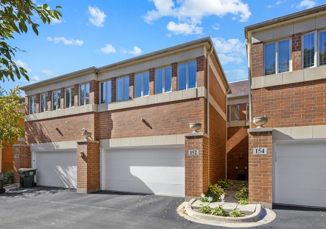 Photo 1 of Townhouse for sale at 152 Finstad Dr, Libertyville, IL 60048 | MLS# 12779734 | Listing updated on 2026-10-09