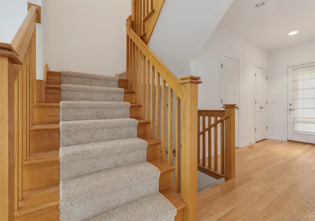 Photo 3 of Townhouse for sale at 152 Finstad Dr, Libertyville, IL 60048 | MLS# 12779734 | Listing updated on 2026-10-09