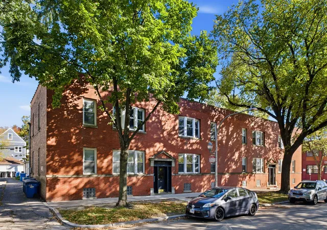 Photo 3 of Condo for sale at 3809 N Ravenswood Ave #2, Chicago, IL 60613 | MLS# 12779749 | Listing updated on 2026-10-27