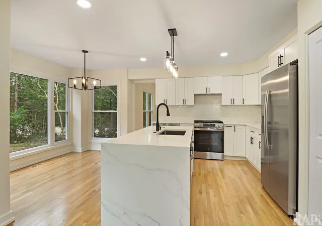 Photo 4 of Single family home for sale at 275 Farmhill Dr, Algonquin, IL 60102 | MLS# 12779759 | Listing updated on 2026-10-07