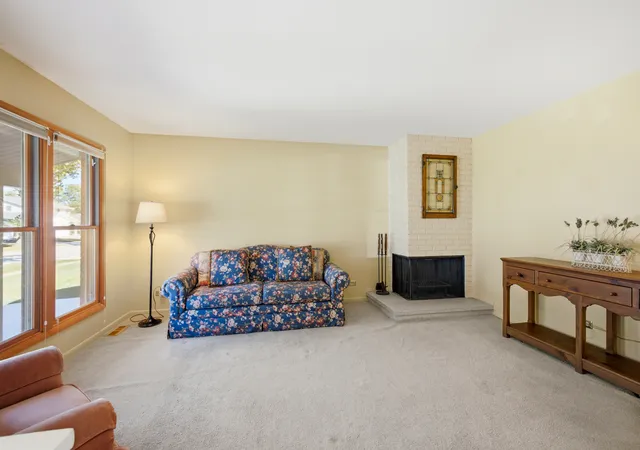 Photo 3 of Single family home for sale at 45 Avon Rd, Elk Grove Village, IL 60007 | MLS# 12779774 | Listing updated on 2026-10-09