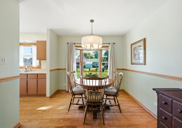 Photo 4 of Single family home for sale at 45 Avon Rd, Elk Grove Village, IL 60007 | MLS# 12779774 | Listing updated on 2026-10-09