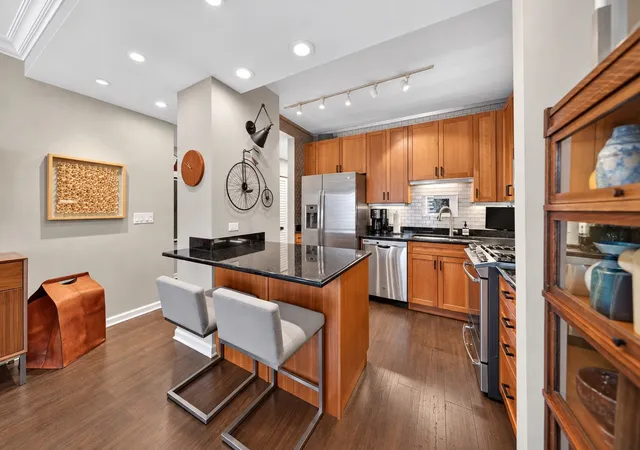 Photo 4 of Condo for sale at 1250 S Michigan Ave #1605, Chicago, IL 60605 | MLS# 12779777 | Listing updated on 2026-10-20