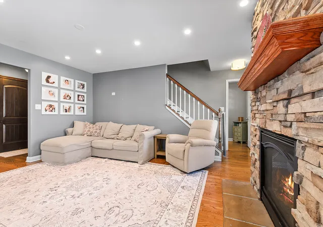 Photo 3 of Single family home for sale at 3348 W 99th Street, Evergreen Park, IL 60805 | MLS# 12779793 | Listing updated on 2026-10-16