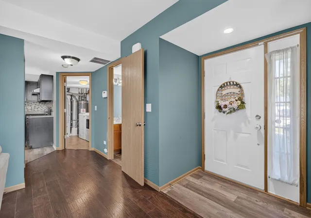 Photo 3 of House for sale at 3622 Harms Rd, Joliet, IL 60435 | MLS# 12779816 | Listing updated on 2026-10-07