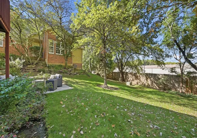 Photo 4 of Townhouse for sale at 576 Shagbark Dr, Elgin, IL 60123 | MLS# 12779832 | Listing updated on 2026-10-07