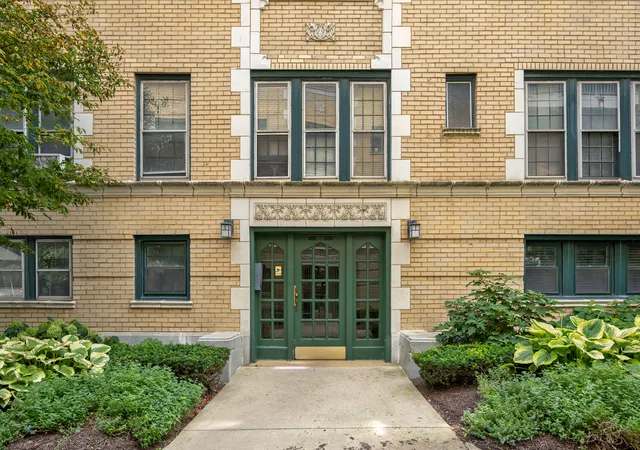 Condo for sale at 4310 N Clarendon Ave #1021, Chicago, IL 60613 | MLS# 12779836