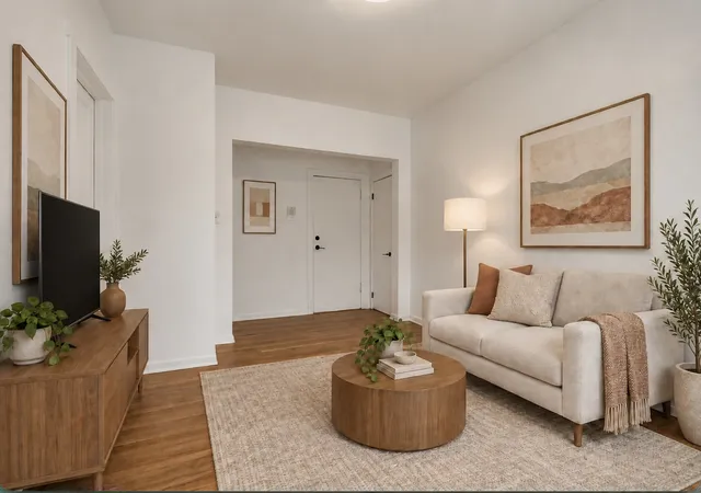 Photo 2 of Condo for sale at 4310 N Clarendon Ave #1021, Chicago, IL 60613 | MLS# 12779836 | Listing updated on 2026-10-07