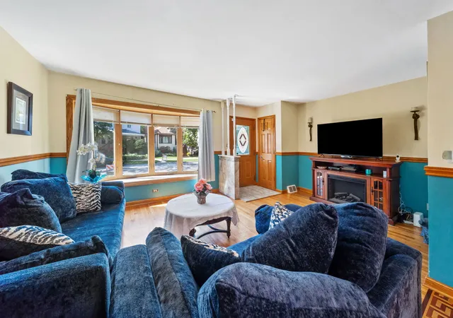 Photo 1 of Single family home for sale at 4723 N Kilbourn Ave, Chicago, IL 60630 | MLS# 12779840 | Listing updated on 2026-10-09