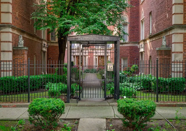 Photo 2 of Condo for sale at 6131 N Hoyne Ave #G, Chicago, IL 60659 | MLS# 12779849 | Listing updated on 2026-10-09