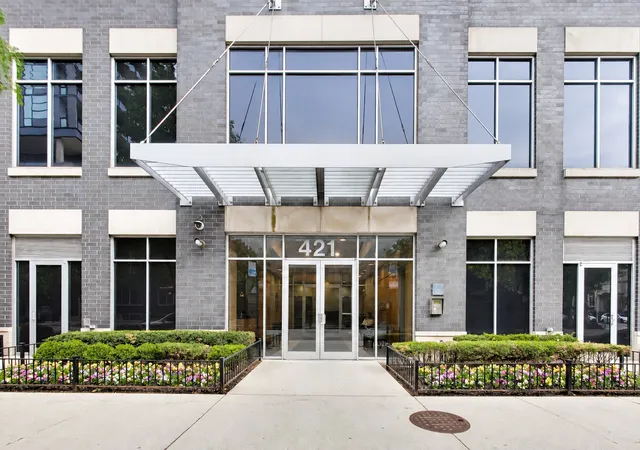 Photo 2 of Condo for sale at 421 W Huron St #908, Chicago, IL 60654 | MLS# 12779873 | Listing updated on 2026-10-07