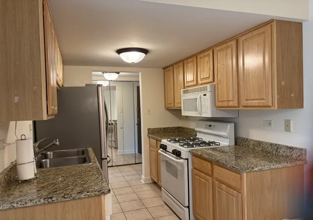 Photo 3 of Condo for sale at 512 Redondo Dr #411, Downers Grove, IL 60516 | MLS# 12779877 | Listing updated on 2026-10-08