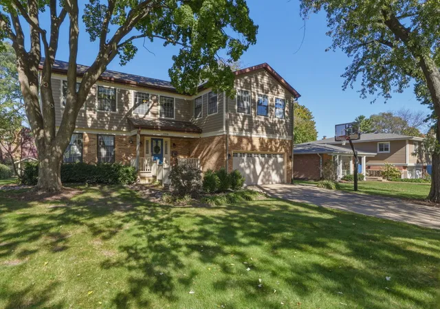 Photo 1 of Single family home for sale at 1708 Cranshire Ct, Deerfield, IL 60015 | MLS# 12779880 | Listing updated on 2026-10-28