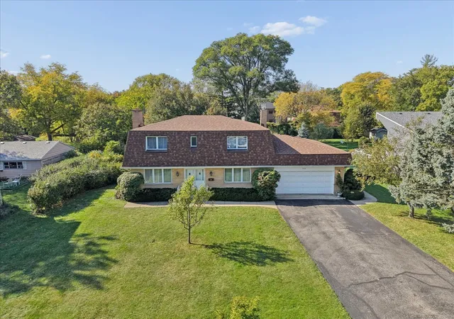 Photo 1 of Single family home for sale at 904 Elmdale Rd, Glenview, IL 60025 | MLS# 12779904 | Listing updated on 2026-10-29