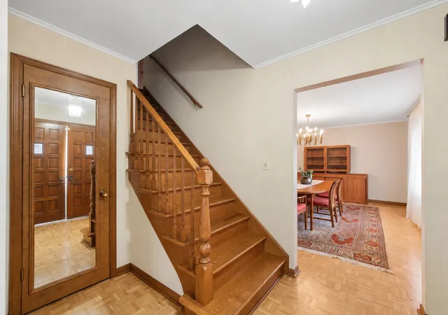 Photo 2 of Single family home for sale at 904 Elmdale Rd, Glenview, IL 60025 | MLS# 12779904 | Listing updated on 2026-10-29