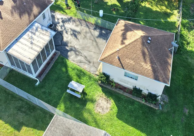 Photo 1 of Single family home for sale at 1713 Oakland Ave, Crest Hill, IL 60403 | MLS# 12779927 | Listing updated on 2026-10-08