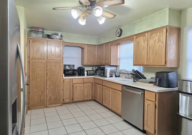 Photo 3 of Single family home for sale at 1713 Oakland Ave, Crest Hill, IL 60403 | MLS# 12779927 | Listing updated on 2026-10-08