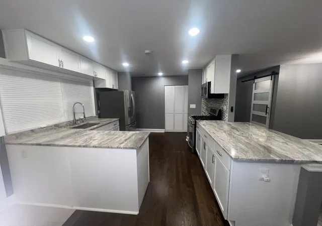 Photo 4 of Single family home for sale at 196 Green Ct, Streamwood, IL 60107 | MLS# 12779934 | Listing updated on 2026-10-07