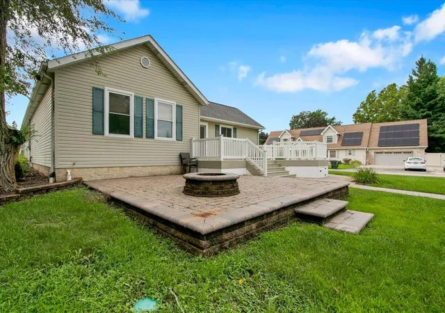 Photo 3 of Single family home for sale at 295 N 1st Avenue, Coal City, IL 60416 | MLS# 12779938 | Listing updated on 2026-10-07