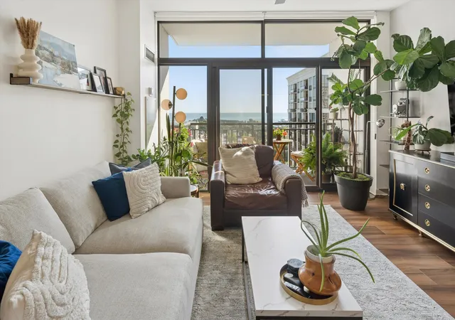 Photo 2 of Condo for sale at 1322 S Prairie Ave #1706, Chicago, IL 60605 | MLS# 12779949 | Listing updated on 2026-10-09