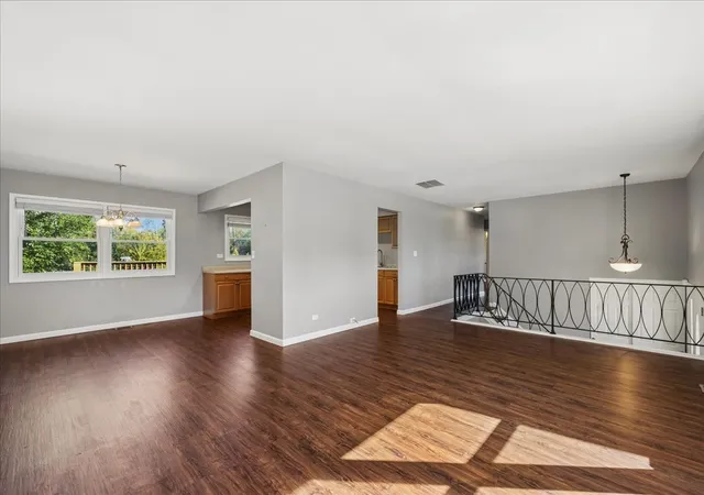 Photo 2 of Single family home for sale at 990 Brush Hl Ln, Lake Zurich, IL 60047 | MLS# 12779952 | Listing updated on 2026-10-08