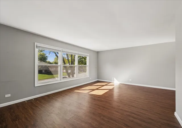 Photo 3 of Single family home for sale at 990 Brush Hl Ln, Lake Zurich, IL 60047 | MLS# 12779952 | Listing updated on 2026-10-08