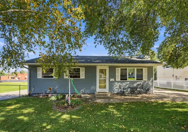 Single family home for sale at 1925 N Elsie Ave, Davenport, IA 52804 | MLS# 12779963
