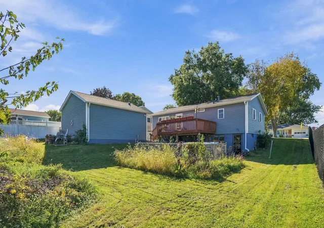 Photo 3 of Single family home for sale at 1925 N Elsie Ave, Davenport, IA 52804 | MLS# 12779963 | Listing updated on 2026-10-15