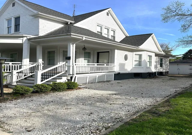 Photo 3 of Multi family home for sale at 1211 E Jefferson St, Bloomington, IL 61701 | MLS# 12779965 | Listing updated on 2026-10-08
