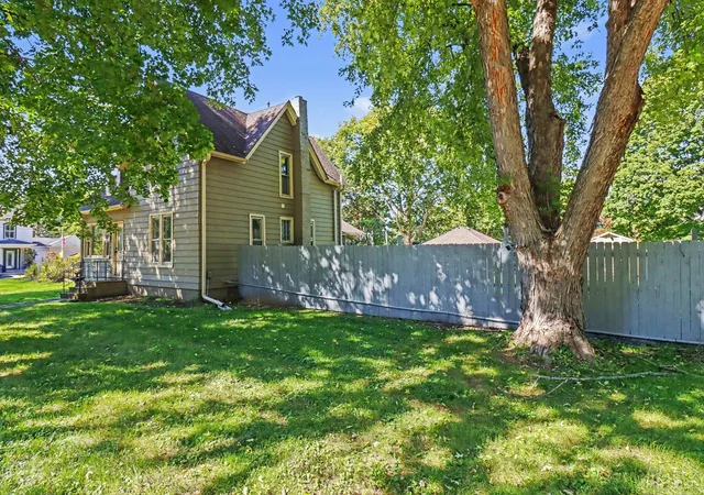 Photo 3 of Single family home for sale at 330 Pleasant St, Sheridan, IL 60551 | MLS# 12779971 | Listing updated on 2026-10-08