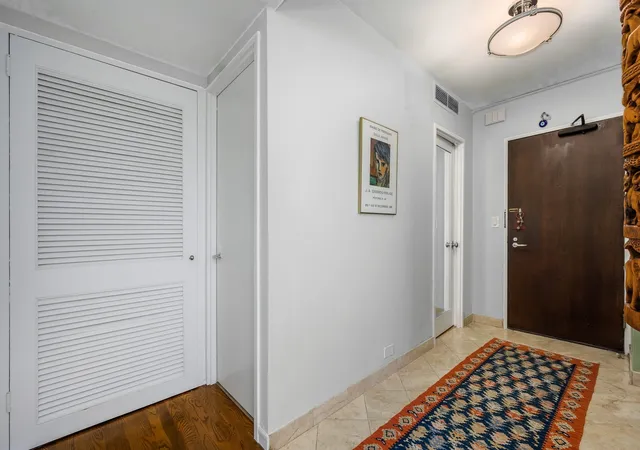 Photo 4 of Condo for sale at 990 N Lake Shore Dr #19B, Chicago, IL 60611 | MLS# 12779978 | Listing updated on 2026-10-09