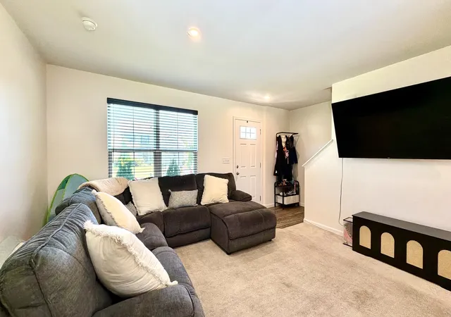 Photo 1 of Single family home for sale at 1907 Carriage Ln, Joliet, IL 60433 | MLS# 12779981 | Listing updated on 2026-10-08